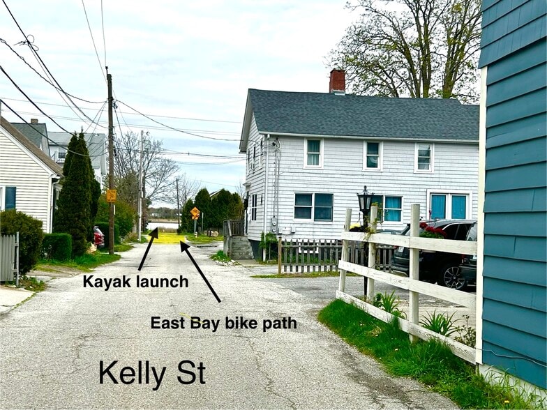 Building Photo - 146 Main St