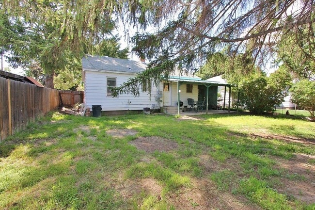 Building Photo - 1605 S Reinhart Dr