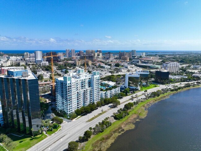 Building Photo - 300 S Australian Ave