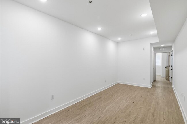 Building Photo - 863 N 43rd St