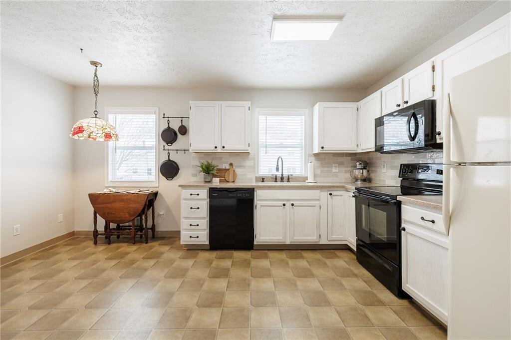 Building Photo - 6316 Bentley Dr