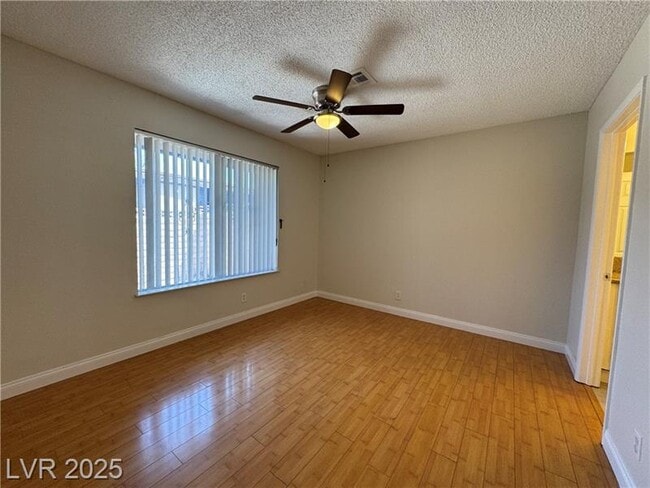 Building Photo - 6121 Meadow Haven Ln