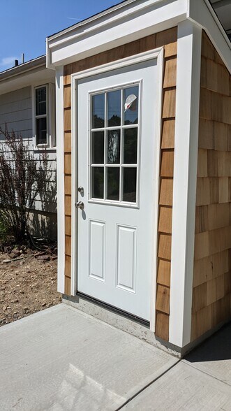 Building Photo - 17 Columbus Rd