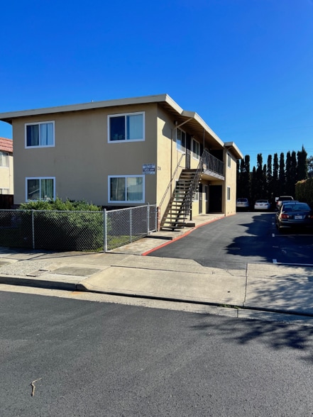 Building Photo - 224 Eastside Dr