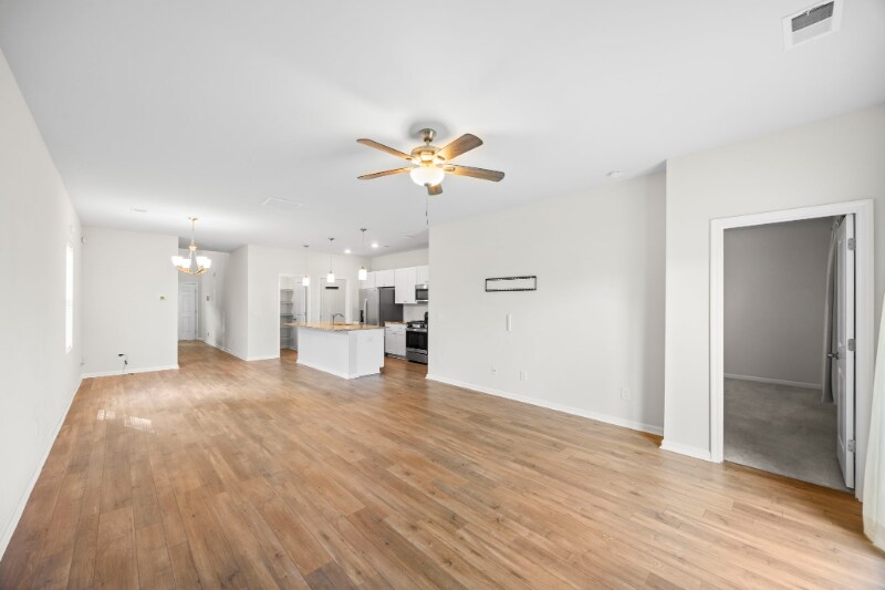 Building Photo - 367 Matuskovic Dr