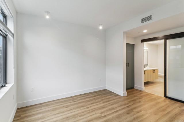 Building Photo - 120 Dahlia Dr