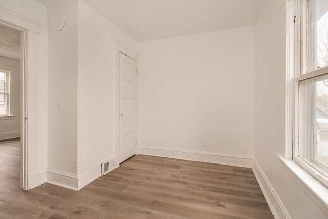 Building Photo - 7415 Elton Ave