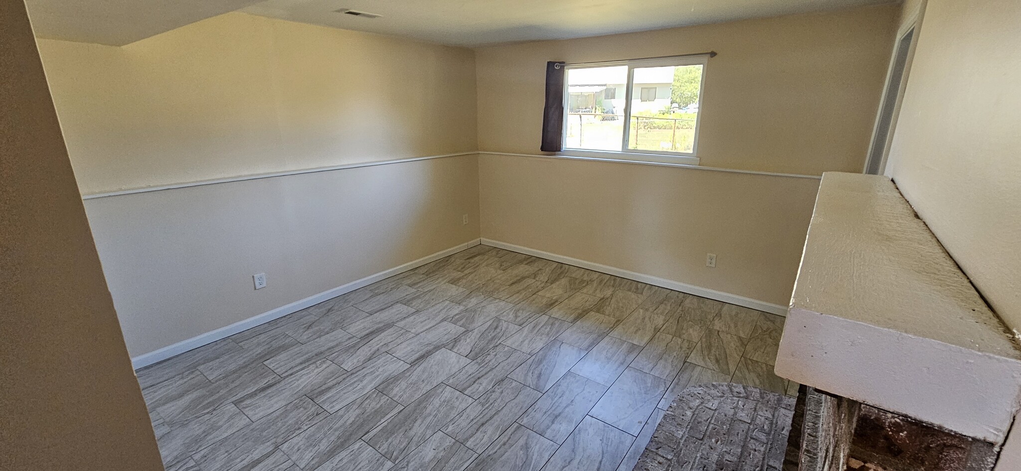 Building Photo - 6518 Birchview Dr N