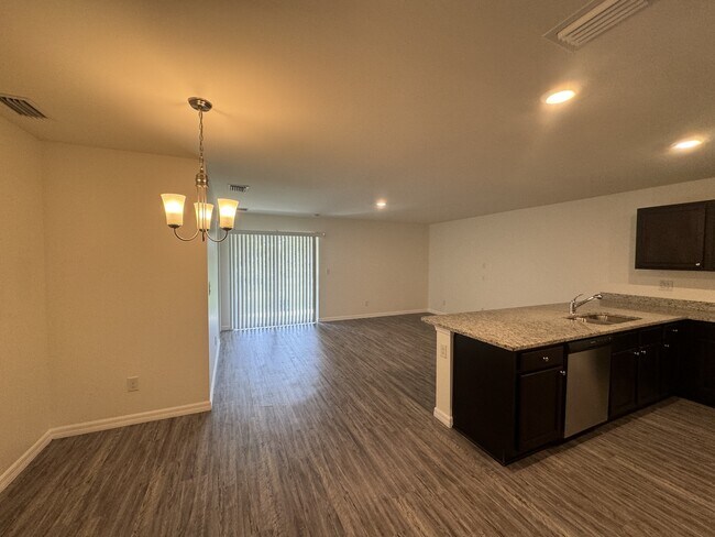 Building Photo - 26533 Sandhill Blvd