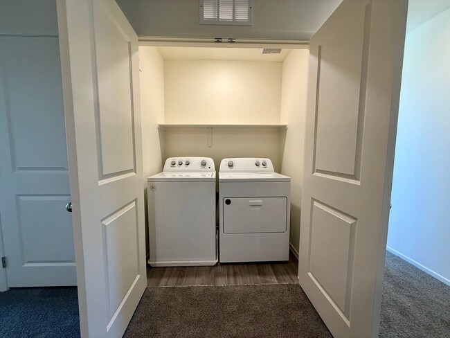 Building Photo - BRAND NEW 3 BED 2.5 BATH 2 CAR GARAGE TOWN...