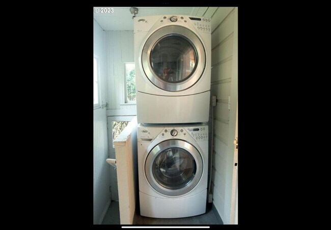 Building Photo - 1134 SE 45th Ave