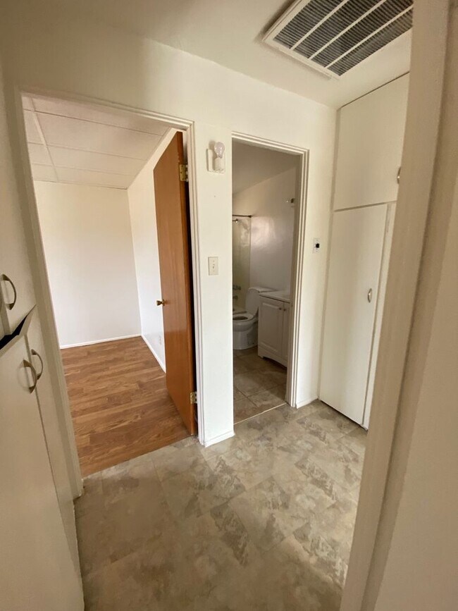 Building Photo - AVAILABLE NOW $200 off First Month Rent