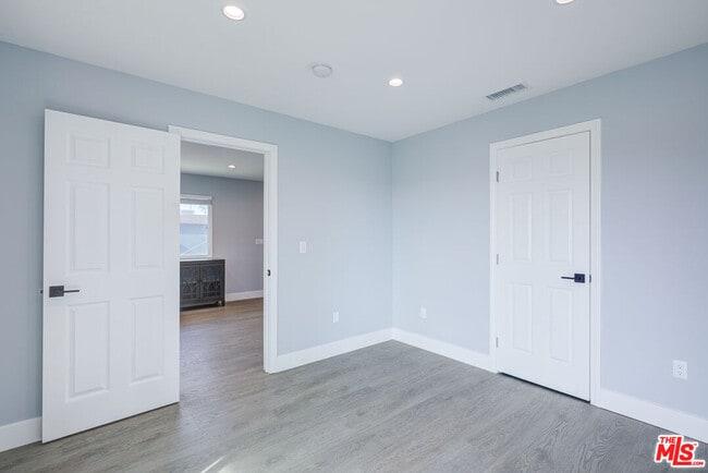 Building Photo - 355 Panama Ave