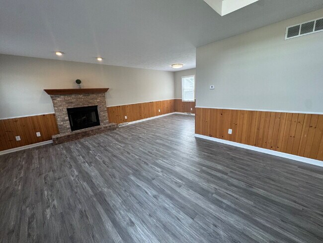 Building Photo - You Belong With Me — Spacious Home