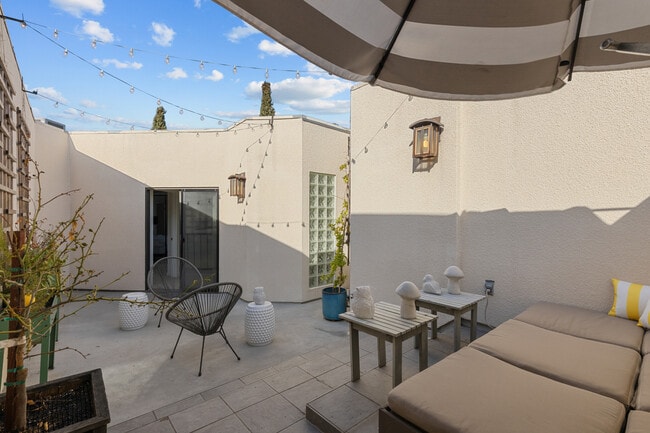 Building Photo - 12000 Goshen Ave