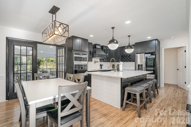 Building Photo - 8823 Dartmoor Pl