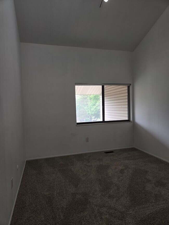 Building Photo - 6136 Palomino Ct