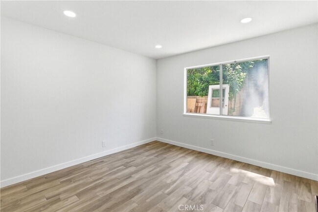 Building Photo - 5415 E Willowick Cir