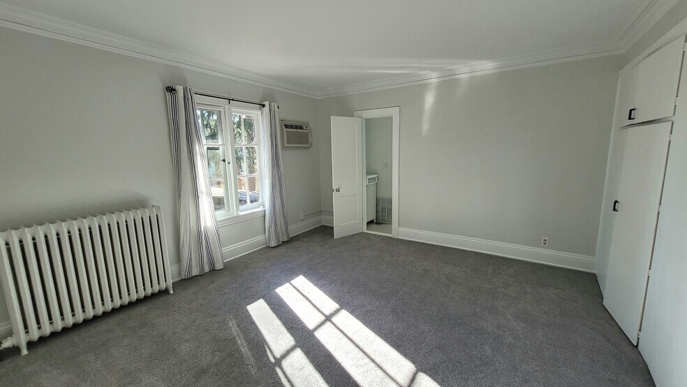 Building Photo - 516 Fountain St NE