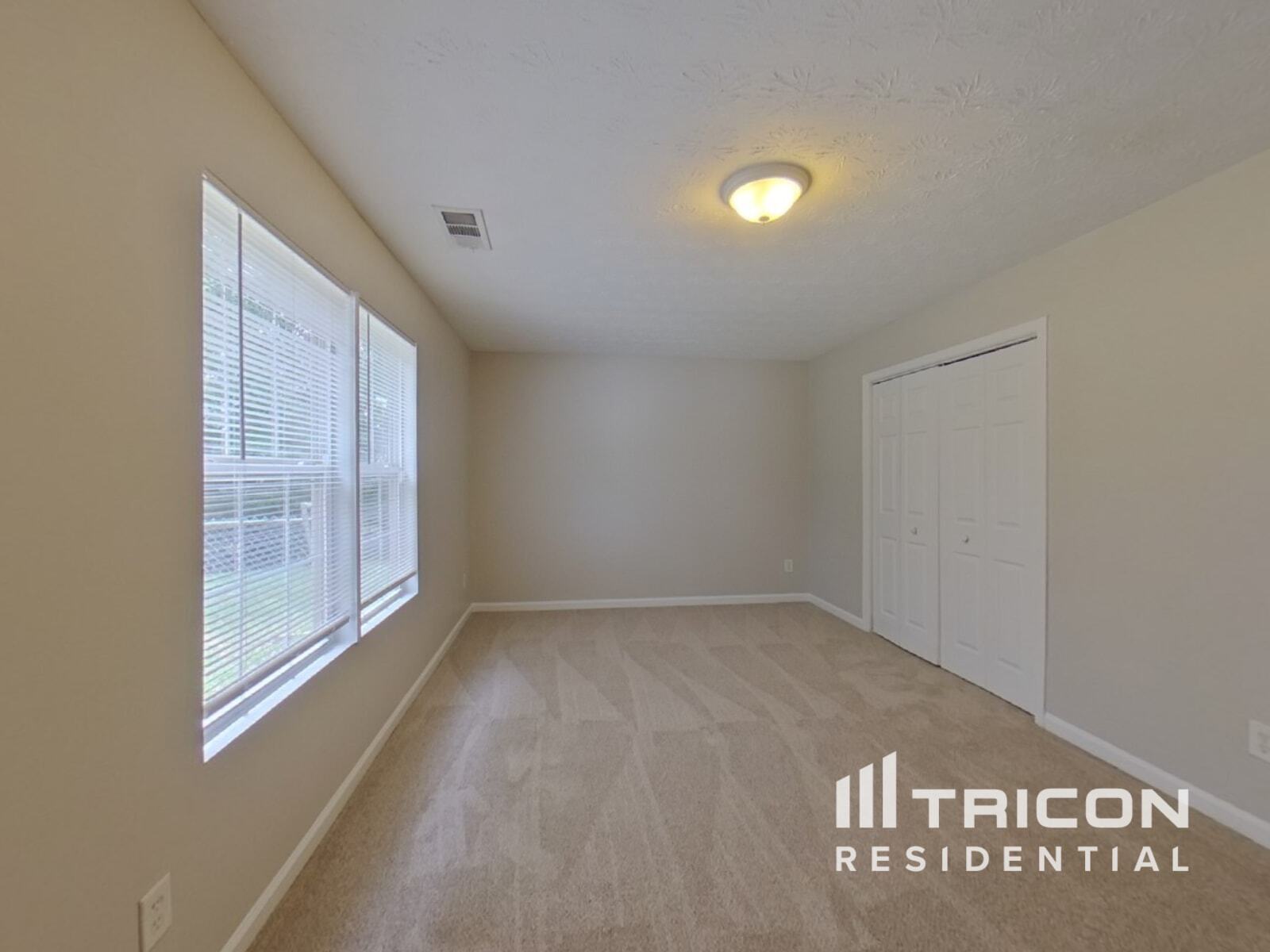 Building Photo - 1400 Meadow Ct