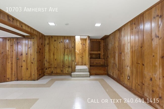 Building Photo - 10703 Amherst Ave