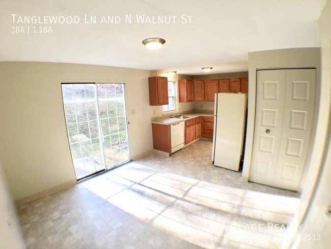 Building Photo - 410 Tanglewood Ln