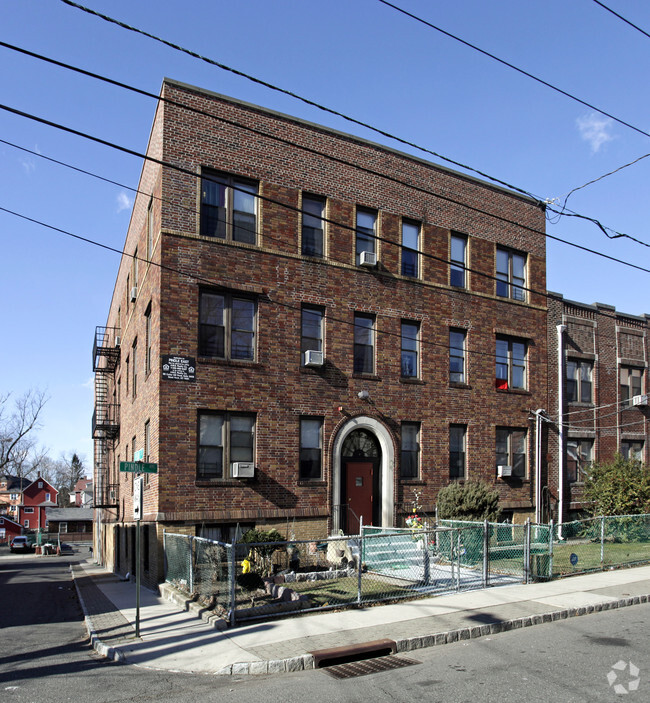 Primary Photo - Pindle East