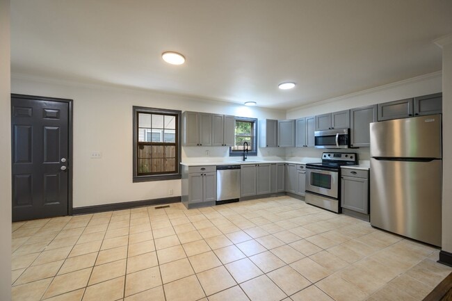 Building Photo - **REMODELED EAST NASHVILLE BUNGALOW IN HIG...