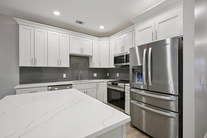 Kitchen - 585 McWilliams Road