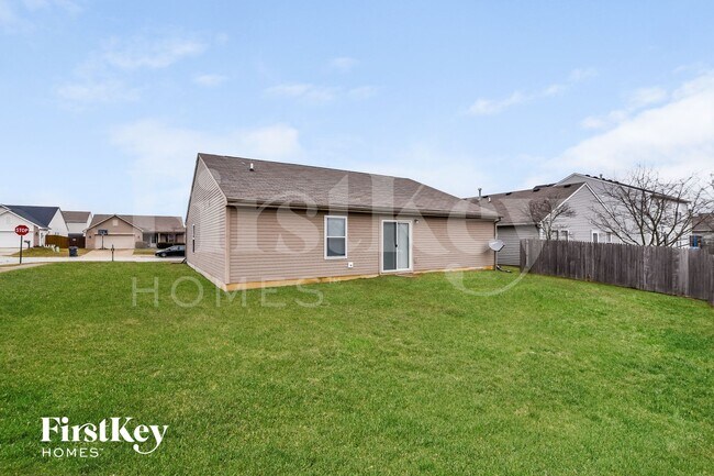 Building Photo - 673 Loon Ln