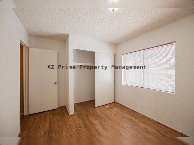 Building Photo - 9358 W Sanna St