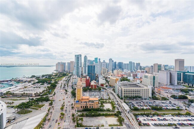 Building Photo - 888 Biscayne Blvd