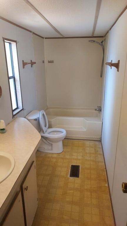 Building Photo - 20646 Alta Vista Dr