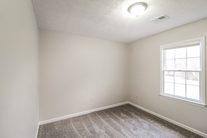 Building Photo - 107 Summerfield Dr