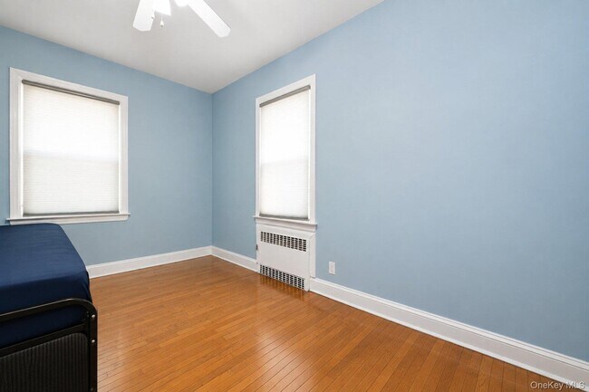 Building Photo - 442 Langley Ave