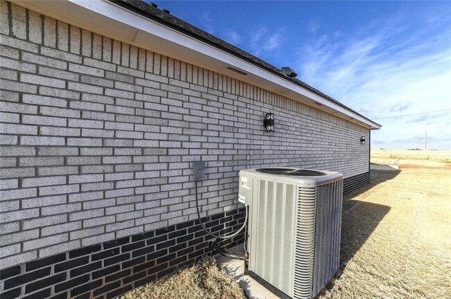 Building Photo - 4715 White Tail Ct