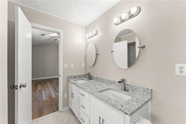 Building Photo - 175 Cedar Ridge Dr