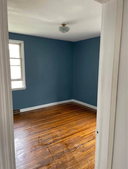 Building Photo - 727 2nd St