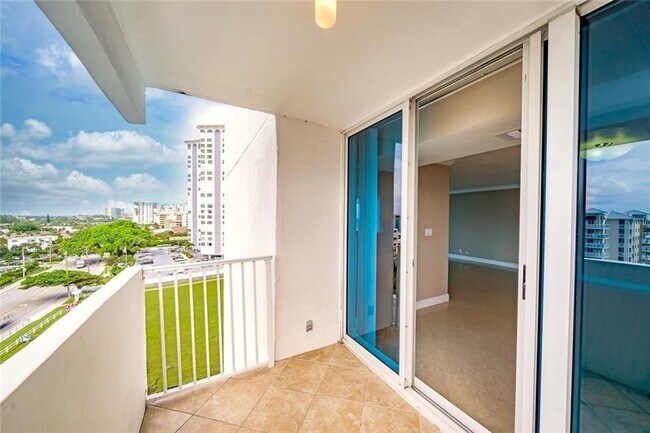 Building Photo - 1360 S Ocean Blvd