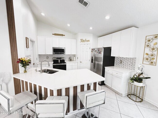 Building Photo - 13752 Goodson Pl