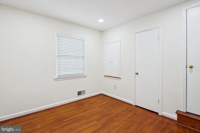 Building Photo - 6302 Orchid Dr