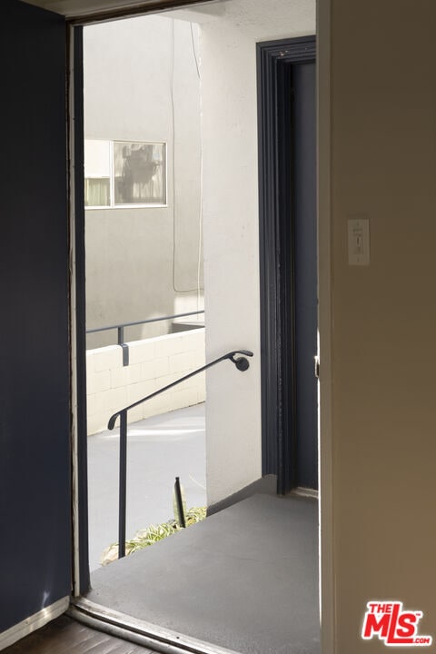 Building Photo - 925 N Curson Ave