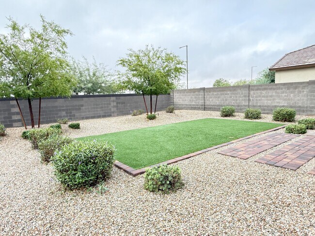 Building Photo - 17569 W Country Club Terrace