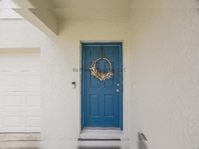 Building Photo - Spacious 5-Bedroom Home in Amenity-Rich Tr...