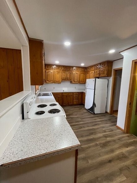 Building Photo - 823 1st Ave