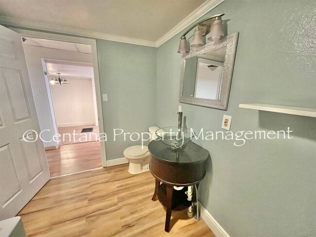 Building Photo - 2300 Ottawa St