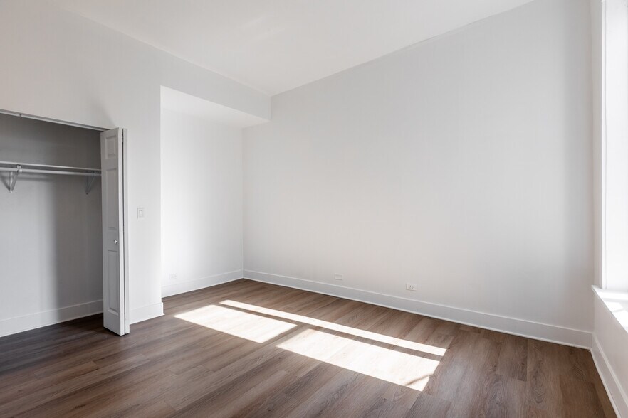 Building Photo - 3211 W Le Moyne St