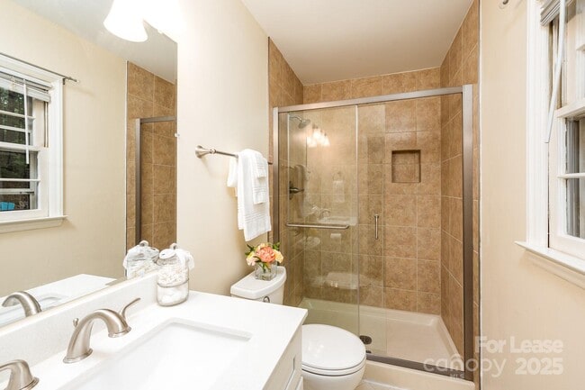 Building Photo - 901 Winter Wood Dr