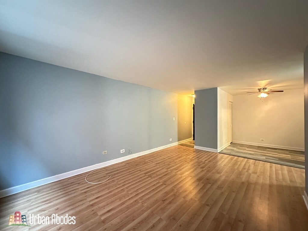 Building Photo - 672 W Sheridan Rd