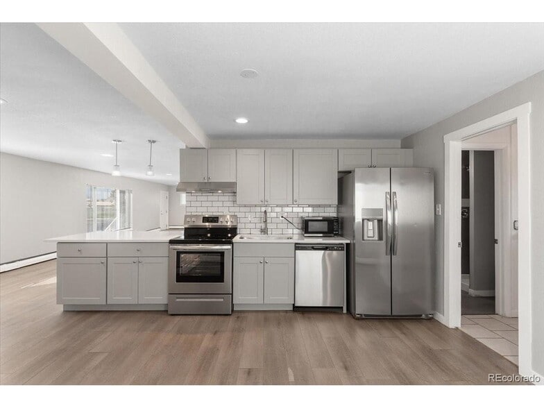 Building Photo - 4016 Milwaukee St